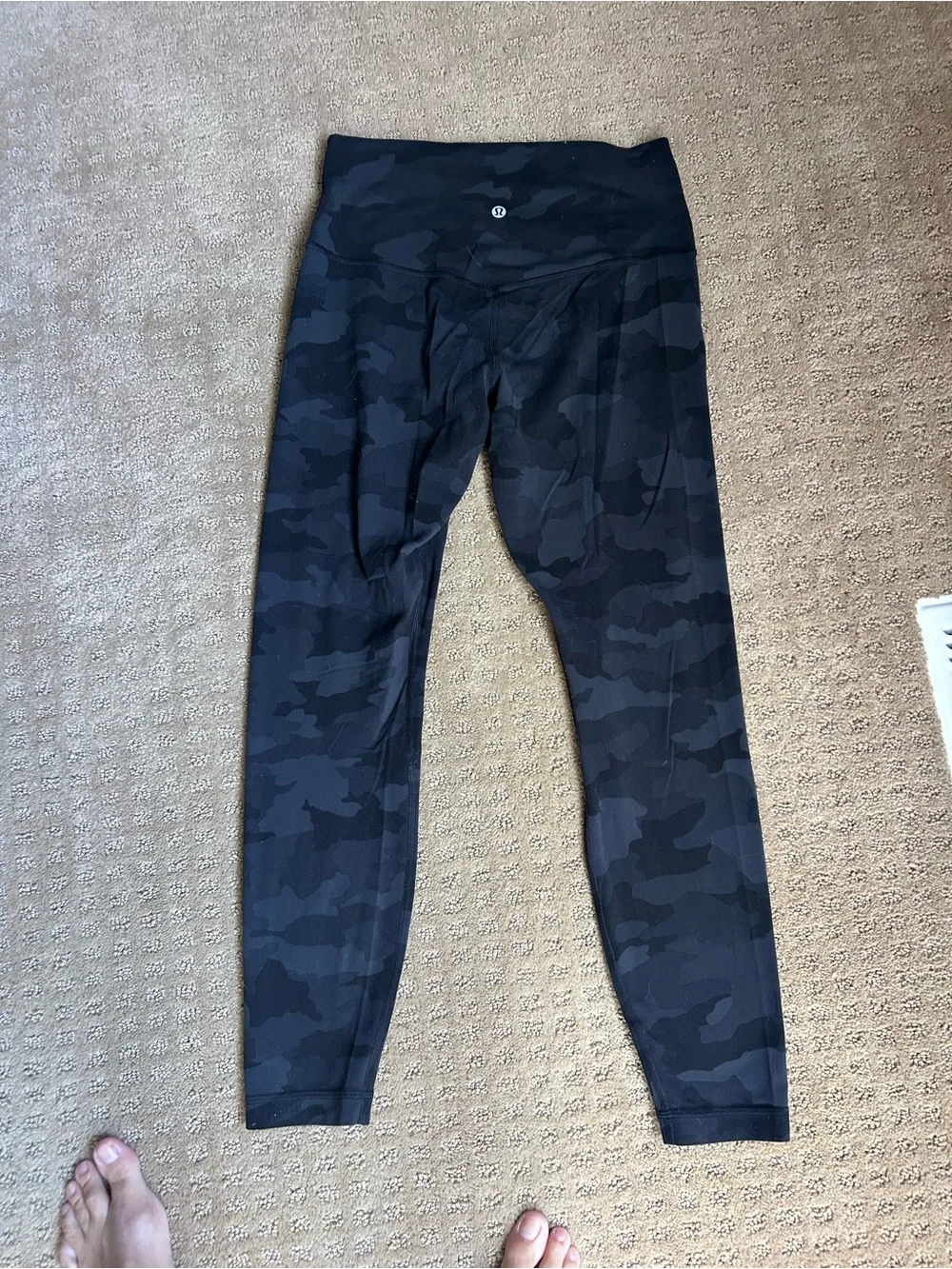 Women size 8 lulu lemon black Camo Active Leggings